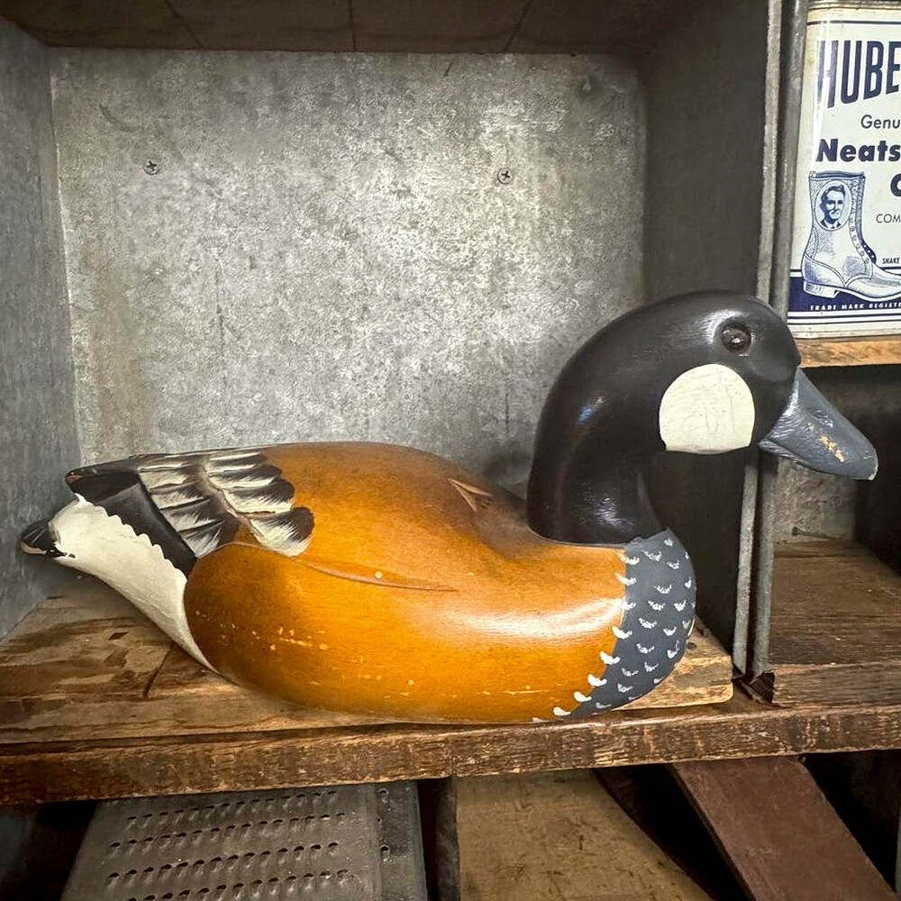 Vintage Hand Painted Wood Canada Goose Decoy – Made in Taiwan – Cabin Lodge Deco - Picture 3 of 6